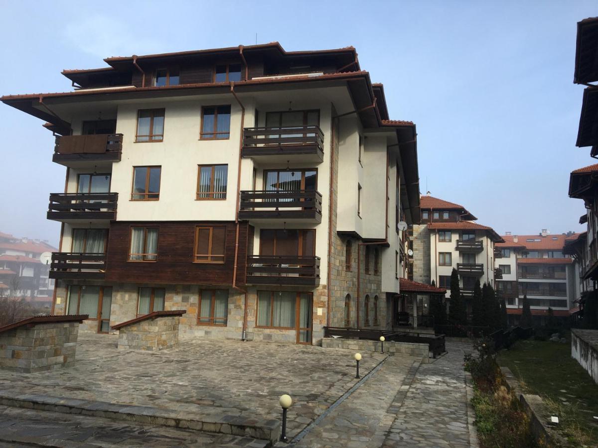 2 Bedroom Near Gondola דירה
