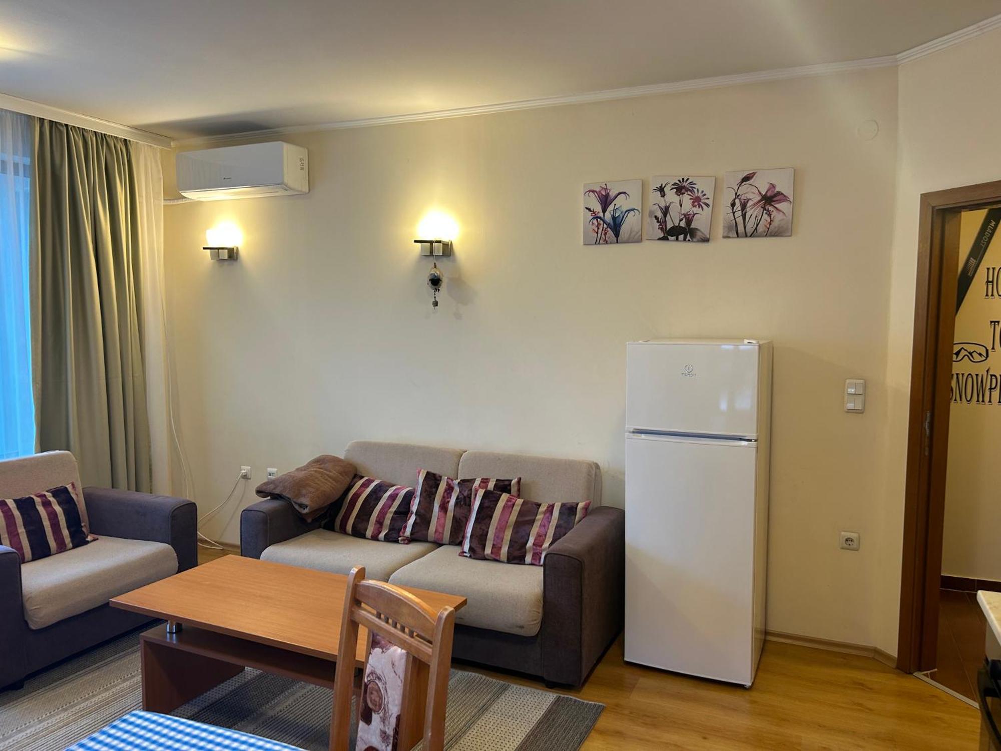 2 Bedroom Near Gondola דירה